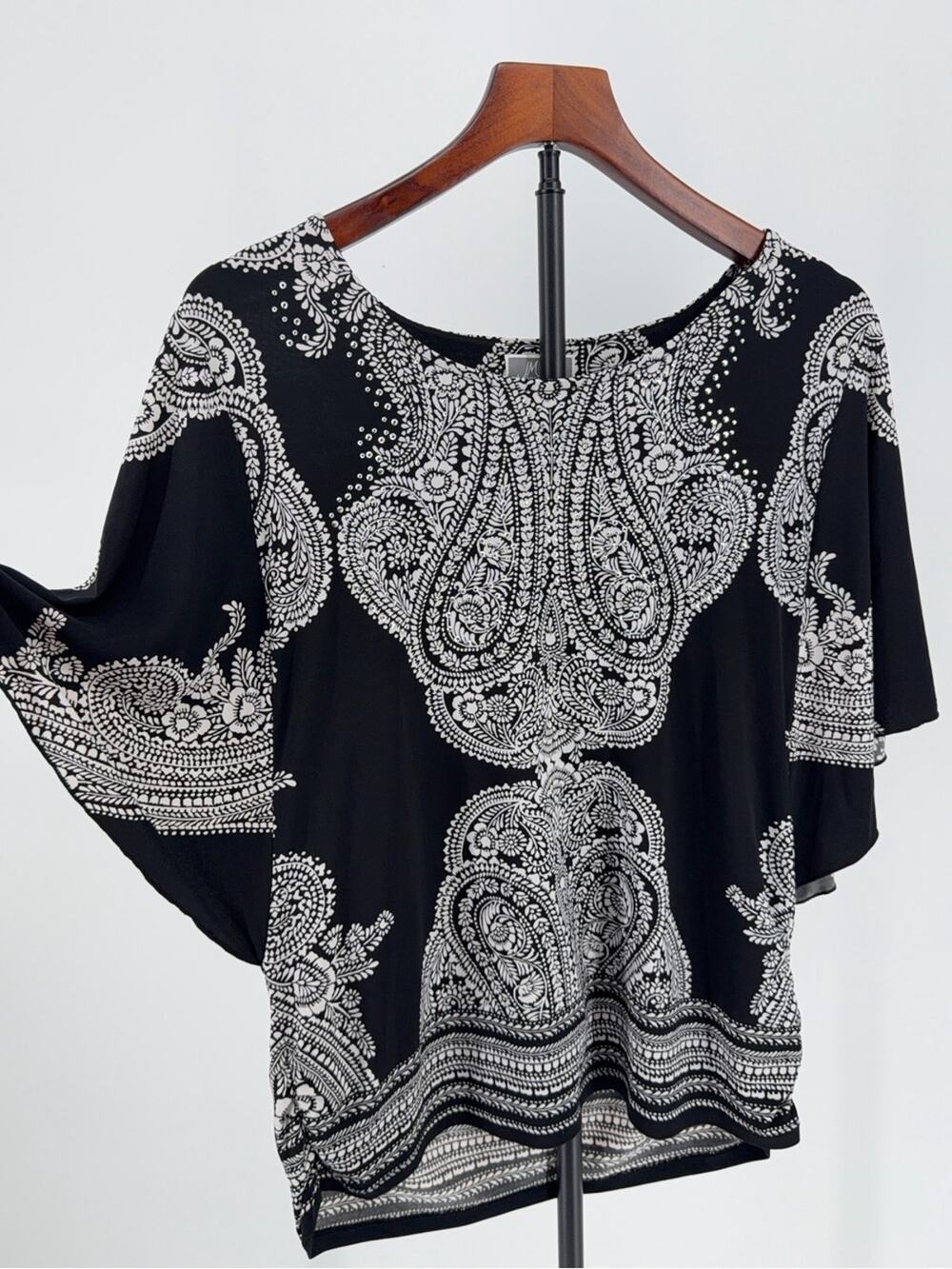 Medium JM Collection black white Paisley Kimono Sleeve Tunic Resort Tunic